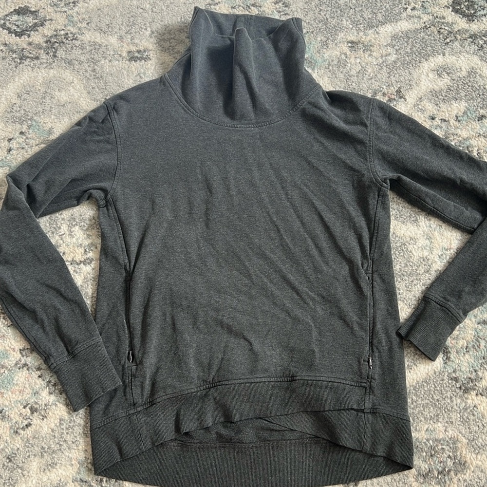 Lululemon sweatshirt